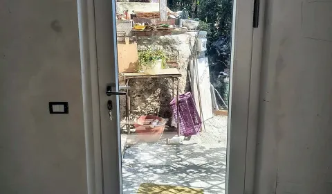 Portafinestra in PVC bianco 76 mm sul terrazzo